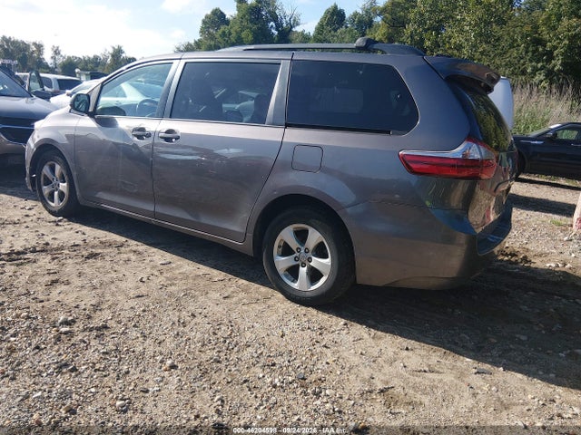 Продажа на аукционе авто 2016 Toyota Sienna Le, vin: 5TDKK3DC3GS744529, номер лота: 46204598