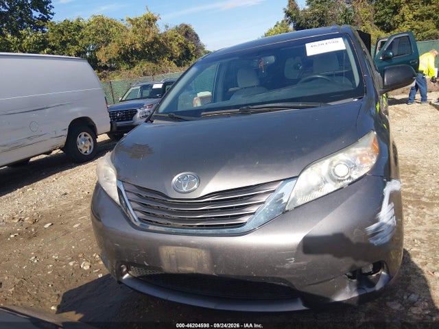 Продажа на аукционе авто 2016 Toyota Sienna Le, vin: 5TDKK3DC3GS744529, номер лота: 46204598