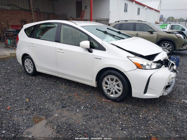46204657 :رقم المزاد ، JTDZN3EU1FJ018063 vin ، 2015 Toyota Prius V Two مزاد بيع
