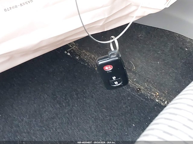 46204657 :رقم المزاد ، JTDZN3EU1FJ018063 vin ، 2015 Toyota Prius V Two مزاد بيع