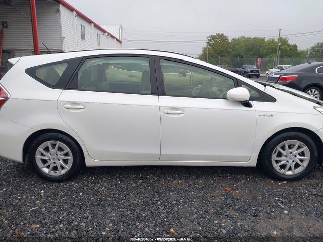 46204657 :رقم المزاد ، JTDZN3EU1FJ018063 vin ، 2015 Toyota Prius V Two مزاد بيع