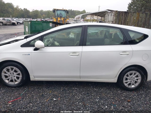46204657 :رقم المزاد ، JTDZN3EU1FJ018063 vin ، 2015 Toyota Prius V Two مزاد بيع