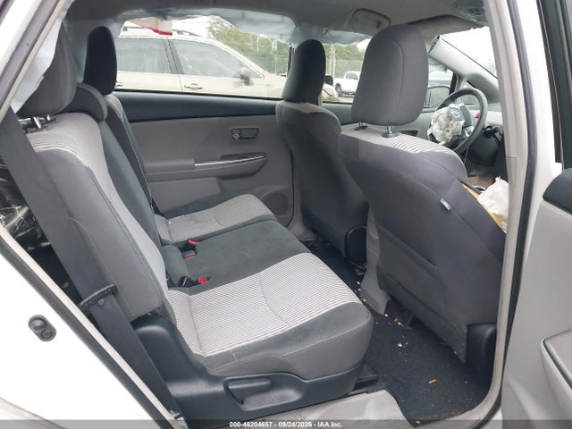 46204657 :رقم المزاد ، JTDZN3EU1FJ018063 vin ، 2015 Toyota Prius V Two مزاد بيع