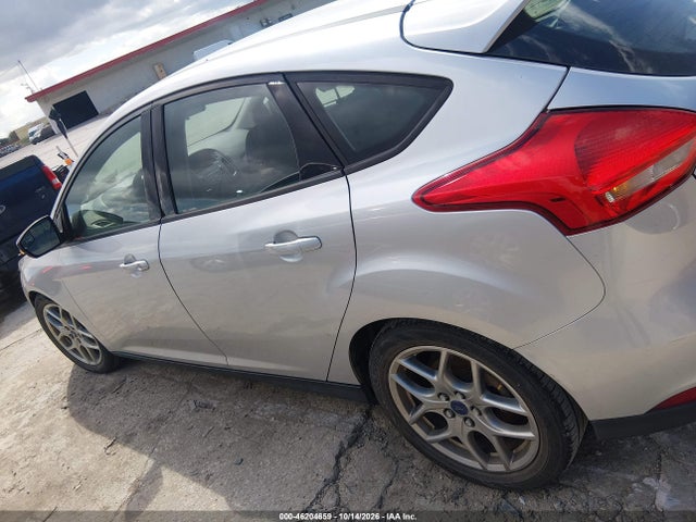 Ford FOCUS SE 2015 1FADP3K25FL271291 Image 14