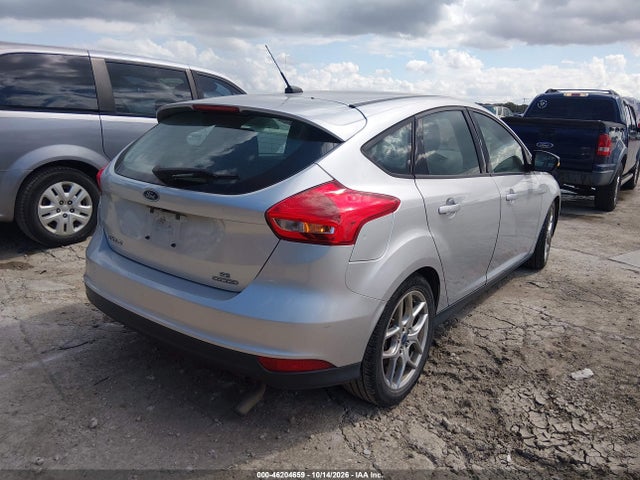 Ford FOCUS SE 2015 1FADP3K25FL271291 Image 4