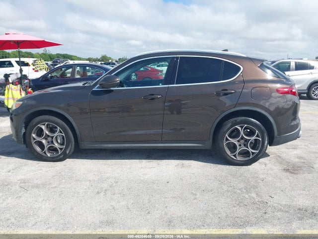 2018 Alfa Romeo Stelvio Ti Awd მანქანა იყიდება აუქციონზე, vin: ZASFAKBN3J7B80358, აუქციონის ნომერი: 46204669