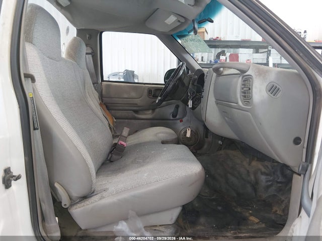 46204702 :رقم المزاد ، 1GTCS14W6YK272628 vin ، 2000 Gmc Sonoma Sl مزاد بيع
