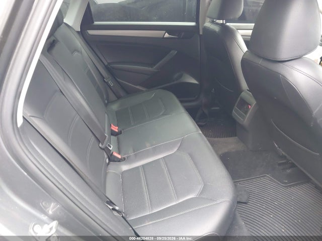 1VWAT7A32FC042266 Volkswagen Passat 1.8t Wolfsburg Edition