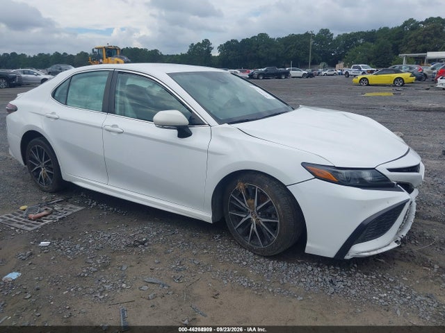 46204909 :رقم المزاد ، 4T1G11AK7NU643457 vin ، 2022 Toyota Camry Se مزاد بيع