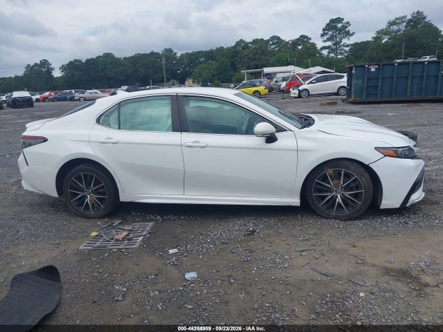 46204909 :رقم المزاد ، 4T1G11AK7NU643457 vin ، 2022 Toyota Camry Se مزاد بيع