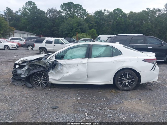 46204909 :رقم المزاد ، 4T1G11AK7NU643457 vin ، 2022 Toyota Camry Se مزاد بيع