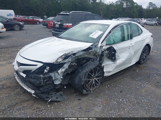 46204909 :رقم المزاد ، 4T1G11AK7NU643457 vin ، 2022 Toyota Camry Se مزاد بيع