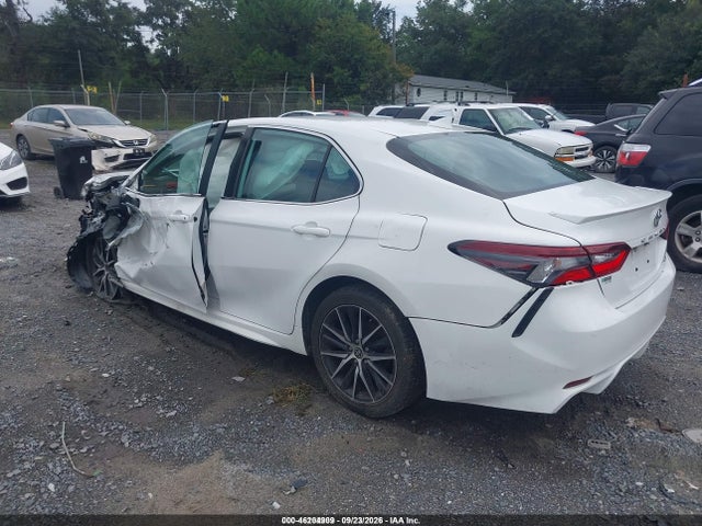 46204909 :رقم المزاد ، 4T1G11AK7NU643457 vin ، 2022 Toyota Camry Se مزاد بيع