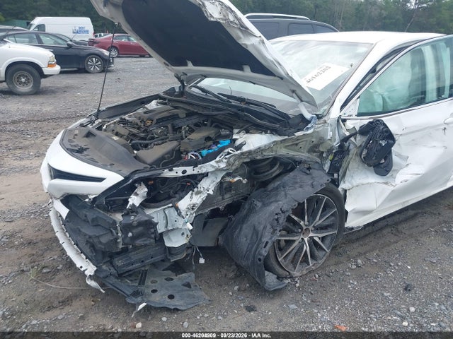 46204909 :رقم المزاد ، 4T1G11AK7NU643457 vin ، 2022 Toyota Camry Se مزاد بيع