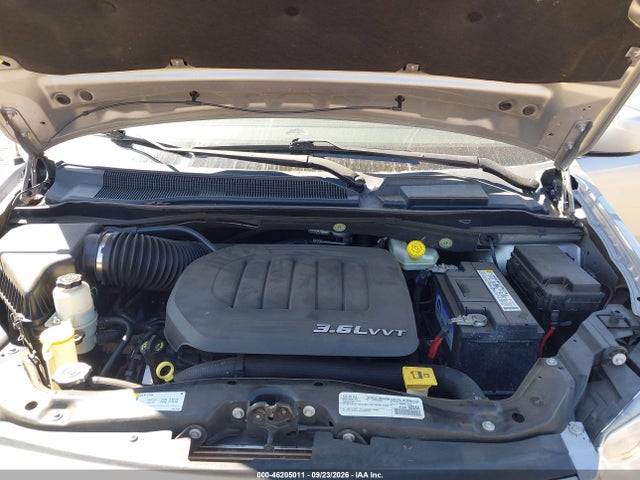 2016 Chrysler Town & Country Touring მანქანა იყიდება აუქციონზე, vin: 2C4RC1BG1GR229172, აუქციონის ნომერი: 46205011