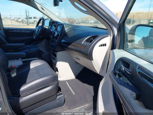 2016 Chrysler Town & Country Touring მანქანა იყიდება აუქციონზე, vin: 2C4RC1BG1GR229172, აუქციონის ნომერი: 46205011