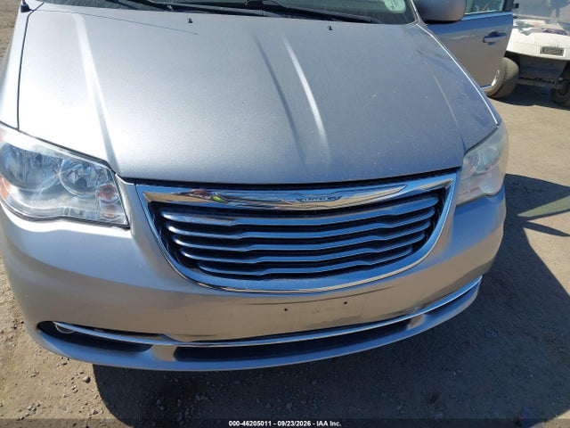 2016 Chrysler Town & Country Touring მანქანა იყიდება აუქციონზე, vin: 2C4RC1BG1GR229172, აუქციონის ნომერი: 46205011