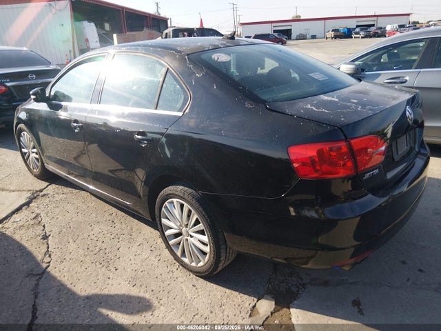46205042 :رقم المزاد ، 3VWLX7AJ8BM310807 vin ، 2011 Volkswagen Jetta 2.5l Sel مزاد بيع