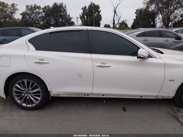 Infiniti Q50 3.0t Luxe 2018 JN1EV7AP6JM356879 Image 14