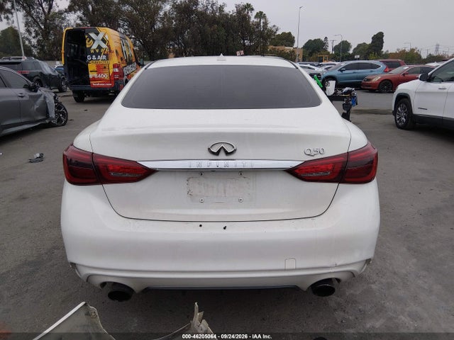 Infiniti Q50 3.0t Luxe 2018 JN1EV7AP6JM356879 Image 17