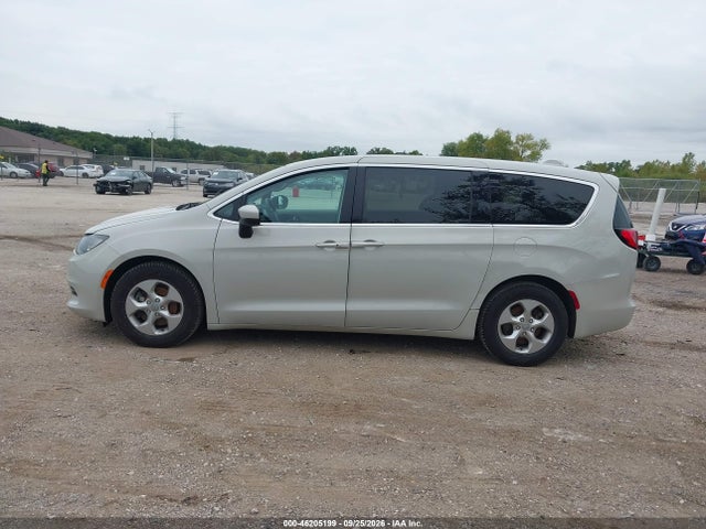 2017 Chrysler Pacifica Lx მანქანა იყიდება აუქციონზე, vin: 2C4RC1CG1HR578879, აუქციონის ნომერი: 46205199