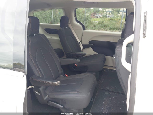 2017 Chrysler Pacifica Lx მანქანა იყიდება აუქციონზე, vin: 2C4RC1CG1HR578879, აუქციონის ნომერი: 46205199