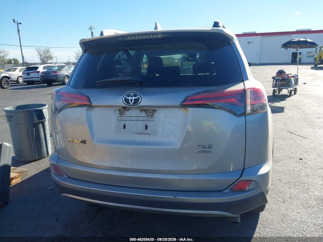 Toyota Rav4 Xle 2017 2T3RFREVXHW648788 Image 17