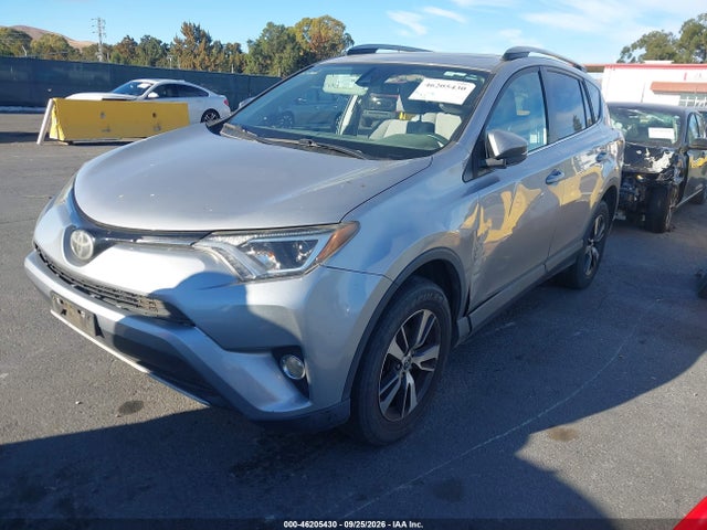 Toyota Rav4 Xle 2017 2T3RFREVXHW648788 Image 2