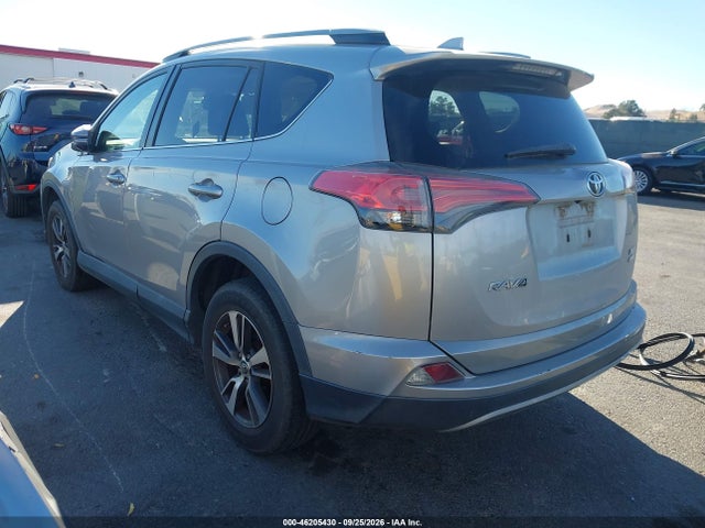 Toyota Rav4 Xle 2017 2T3RFREVXHW648788 Image 3