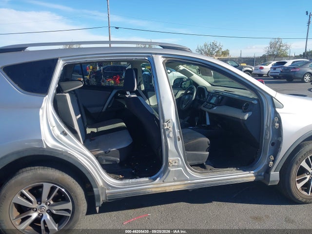 Toyota Rav4 Xle 2017 2T3RFREVXHW648788 Image 6