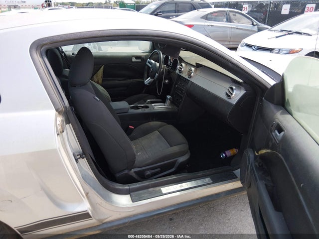2009 Ford Mustang V6/v6 Premium მანქანა იყიდება აუქციონზე, vin: 1ZVHT80NX95119644, აუქციონის ნომერი: 46205484