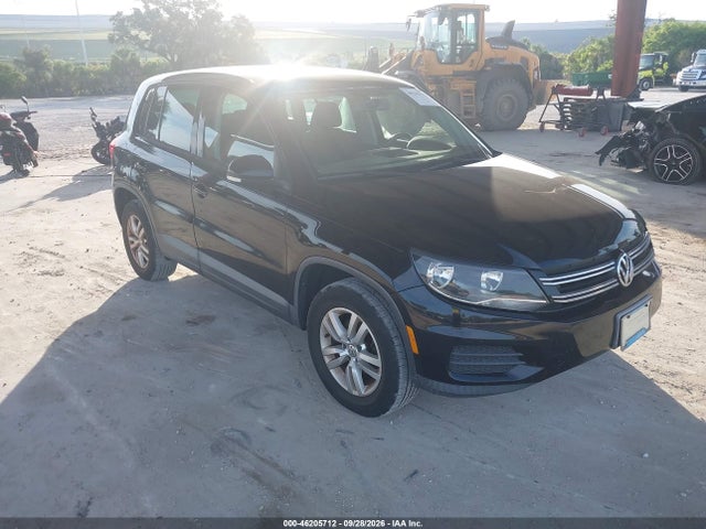 46205712 :رقم المزاد ، WVGAV3AX0DW571473 vin ، 2013 Volkswagen Tiguan S W/sunroof مزاد بيع