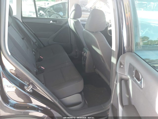 2013 Volkswagen Tiguan S W/sunroof მანქანა იყიდება აუქციონზე, vin: WVGAV3AX0DW571473, აუქციონის ნომერი: 46205712