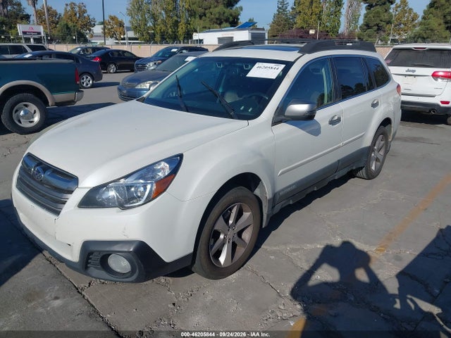 Subaru Outback 2.5i Limited 2014 4S4BRBPC6E3256252 Image 2