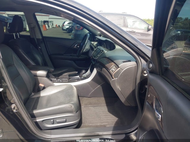 46205979 :رقم المزاد ، 1HGCR3F94HA039532 vin ، 2017 Honda Accord Touring V6 مزاد بيع