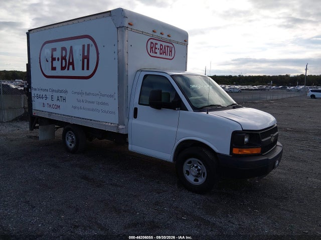 46206055 :رقم المزاد ، 1GB0G2CA1D1194098 vin ، 2013 Chevrolet Express Commercial Cutaway Work Van مزاد بيع