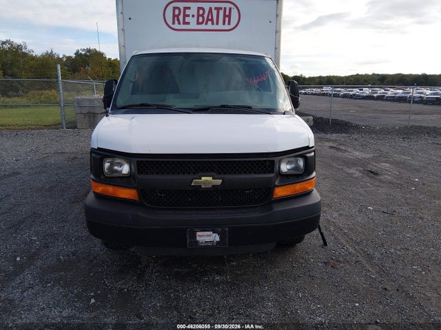 46206055 :رقم المزاد ، 1GB0G2CA1D1194098 vin ، 2013 Chevrolet Express Commercial Cutaway Work Van مزاد بيع