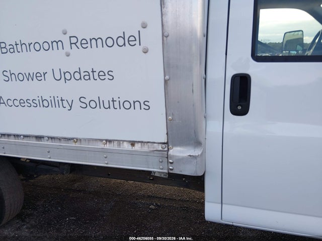 46206055 :رقم المزاد ، 1GB0G2CA1D1194098 vin ، 2013 Chevrolet Express Commercial Cutaway Work Van مزاد بيع