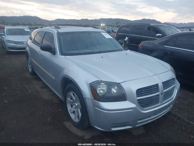 46206061 :رقم المزاد ، 2D8FV48V55H570342 vin ، 2005 Dodge Magnum Se مزاد بيع