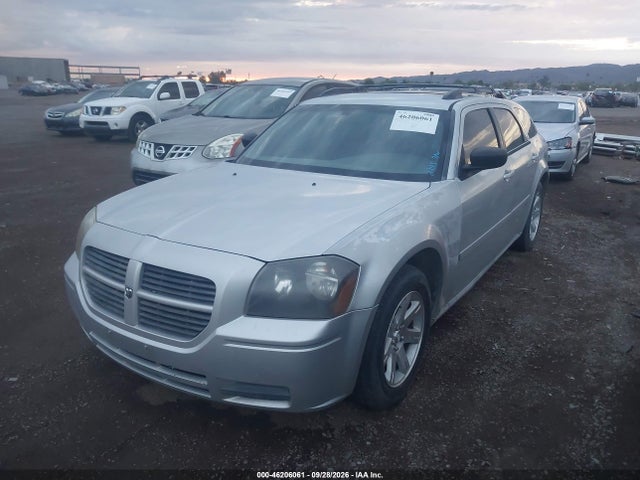 46206061 :رقم المزاد ، 2D8FV48V55H570342 vin ، 2005 Dodge Magnum Se مزاد بيع