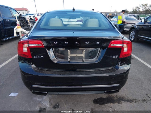 46206175 :رقم المزاد ، LYV402HK2JB172361 vin ، 2018 Volvo S60 Inscription T5 مزاد بيع