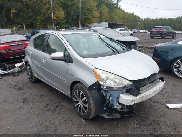 46206276 :رقم المزاد ، JTDKDTB34C1516835 vin ، 2012 Toyota Prius C One مزاد بيع