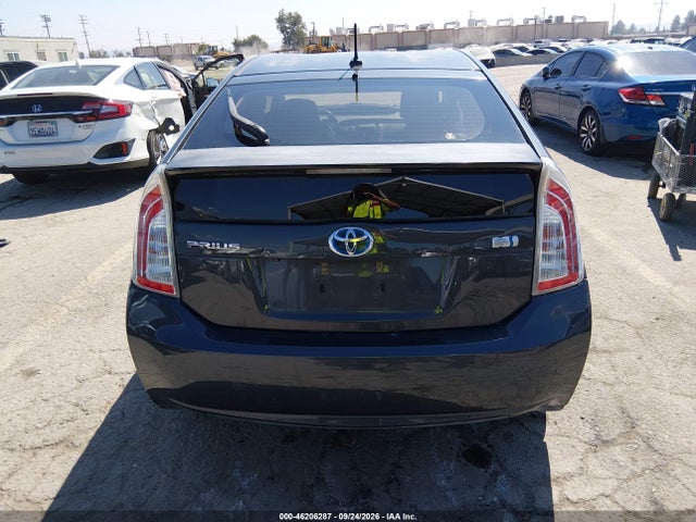 Toyota Prius Three 2014 JTDKN3DU1E1745592 Image 16