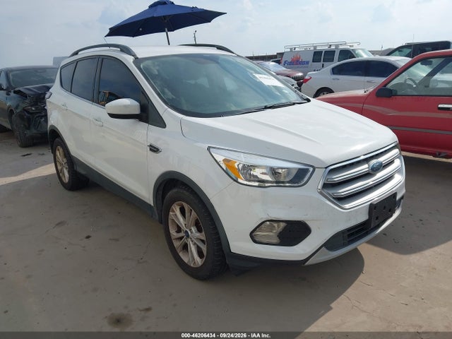 46206434 :رقم المزاد ، 1FMCU0GD0JUC34414 vin ، 2018 Ford Escape Se مزاد بيع