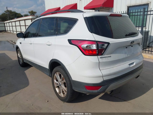 46206434 :رقم المزاد ، 1FMCU0GD0JUC34414 vin ، 2018 Ford Escape Se مزاد بيع
