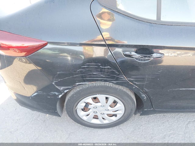 Hyundai ELANTRA SE 2017 5NPD74LF0HH158647 Image 18