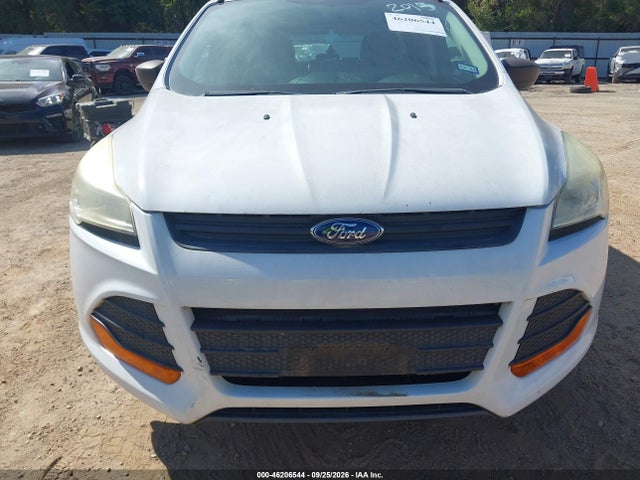 46206544 :رقم المزاد ، 1FMCU0F72FUB50887 vin ، 2015 Ford Escape S مزاد بيع