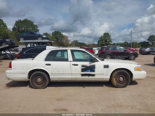 2000 Ford Crown Victoria Police Pkg Police Interceptor მანქანა იყიდება აუქციონზე, vin: 2FAFP71W8YX162561, აუქციონის ნომერი: 46207031