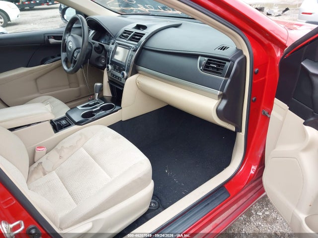 46207049 :رقم المزاد ، 4T4BF1FK9ER379815 vin ، 2014 Toyota Camry Le مزاد بيع