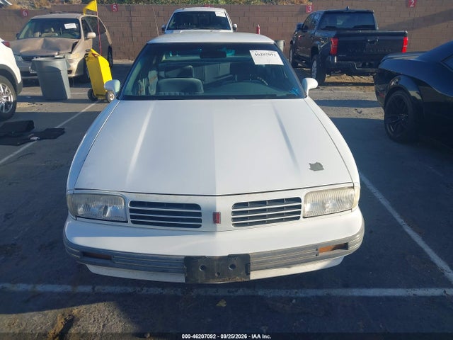 46207092 :رقم المزاد ، 1G3HN52L7R4827069 vin ، 1994 Oldsmobile 88 Royale مزاد بيع